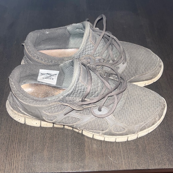Nike Grey Free Run 2 - Picture 2 of 5